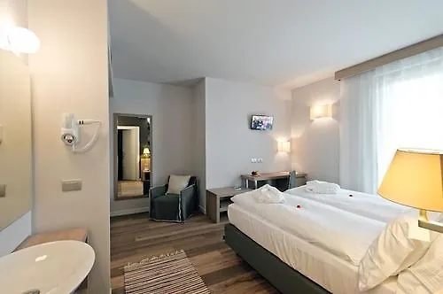 Wine Hotel Retici Balzi Poggiridenti 4*,